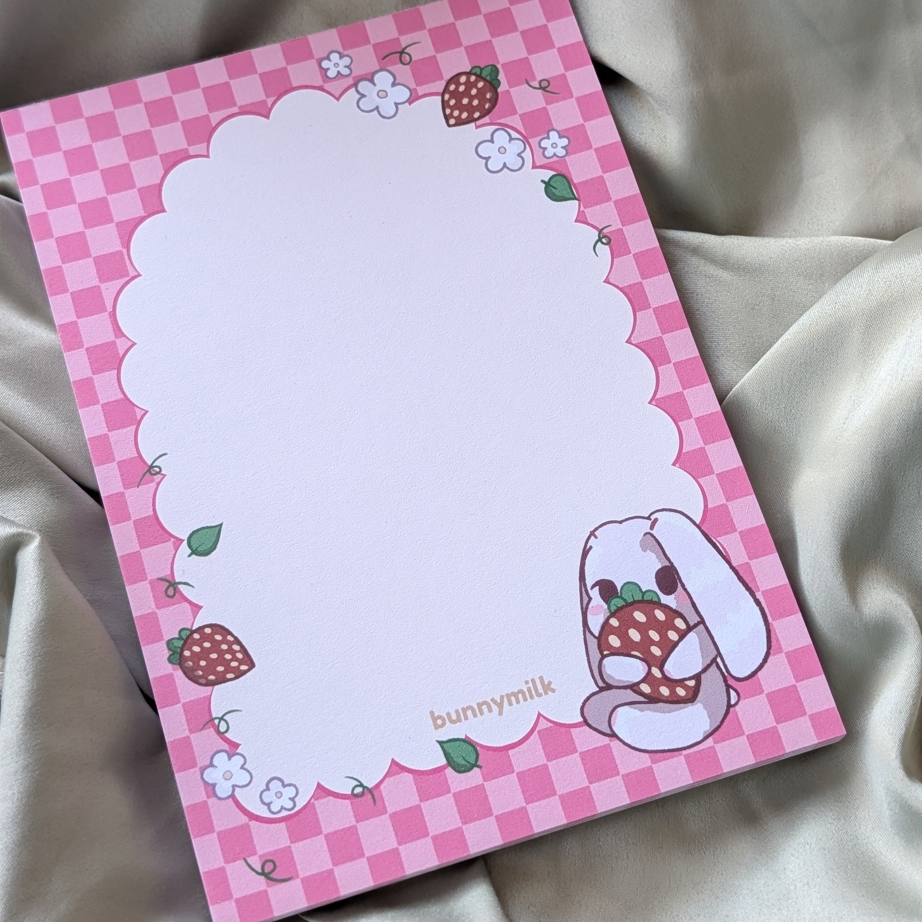 Strawberry Bunny | Memopad 🍓🐰