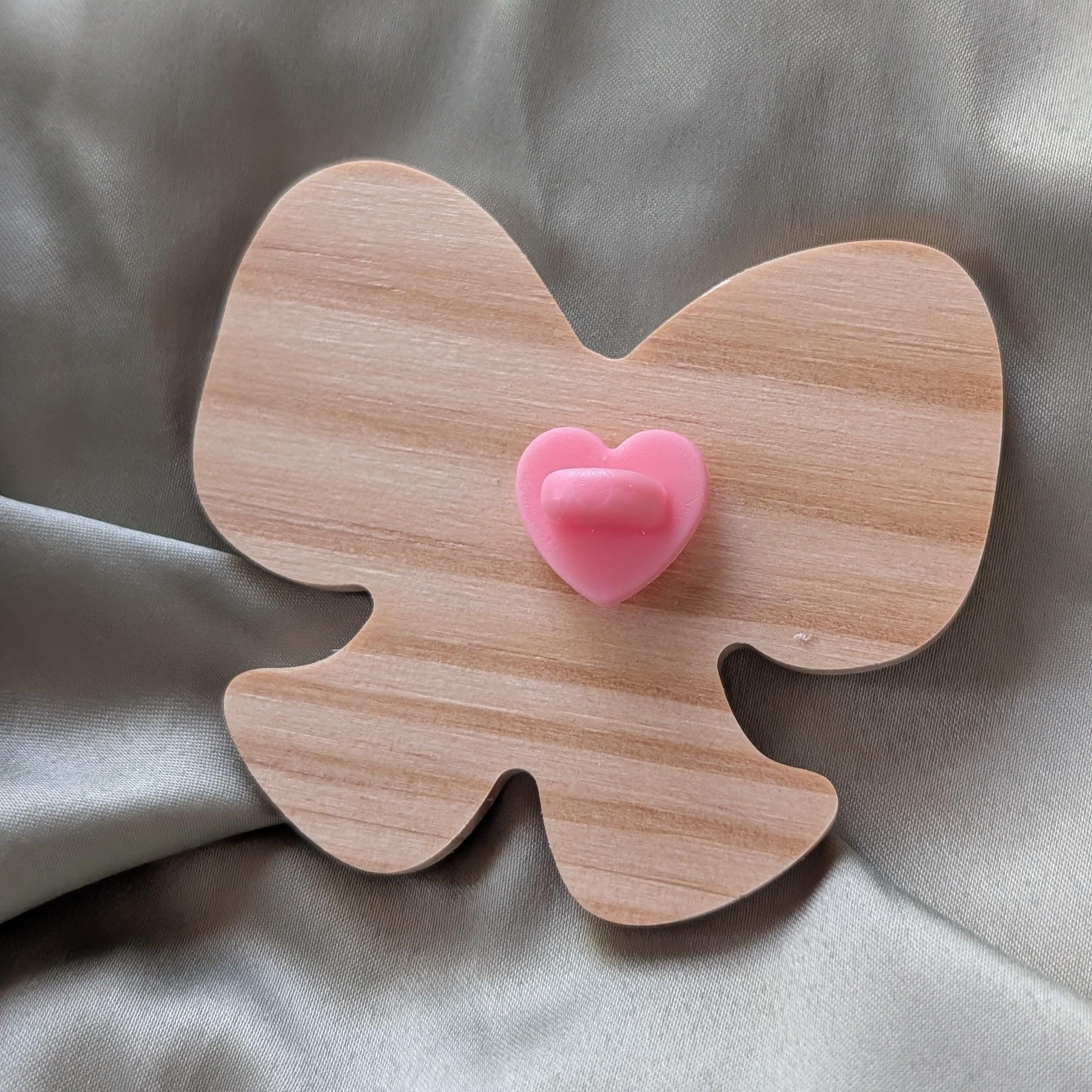 Berry Bow | Wooden Pin🎀